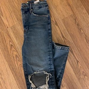 GOOD AMERICAN RIPPED JEANS